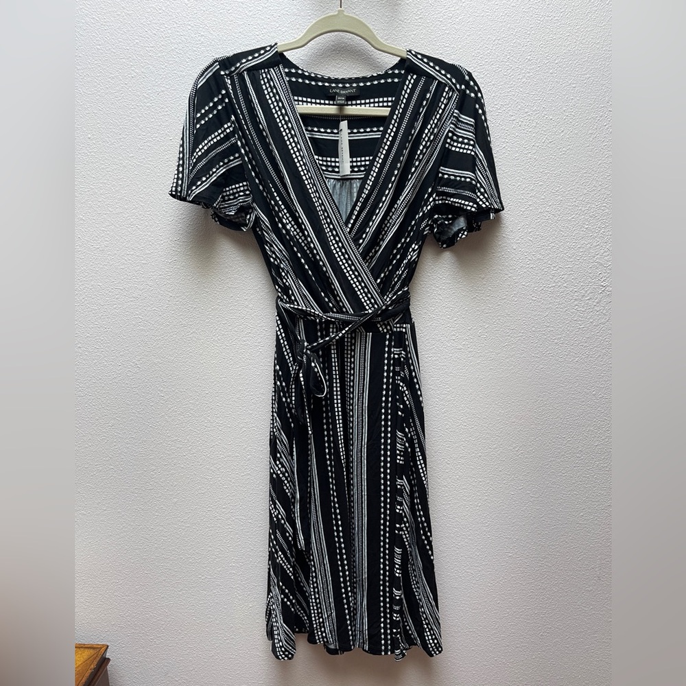 Lane Bryant Short Flutter Sleeve Surplice Jacquard Stripe Fit And Flare - 14/16
